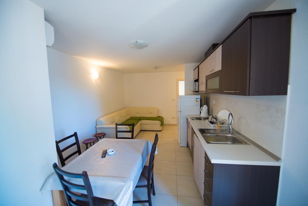 Apartments Karlo Baška Voda Δωμάτιο φωτογραφία