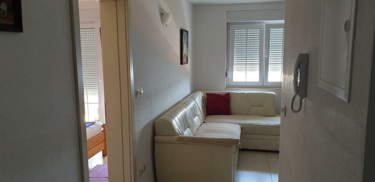Apartments Karlo Baška Voda Εξωτερικό φωτογραφία